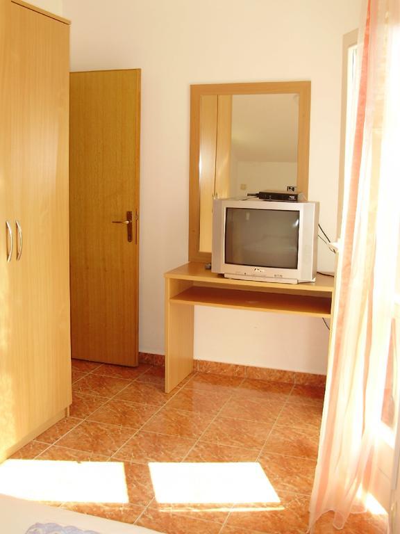 Cosmic Gate Apartments (Adults Only) Novalja Exterior photo