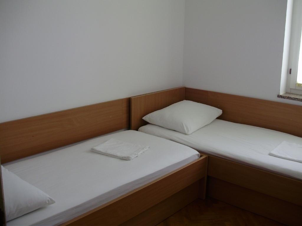 Cosmic Gate Apartments (Adults Only) Novalja Exterior photo